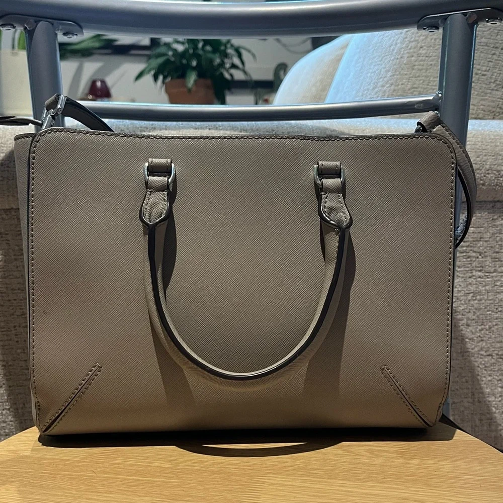 Tory Burch Robinson Small Zip Leather Tote - Picture 3 of 17